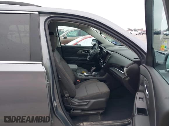 ✅ 2021 Chevrolet Traverse LT Cloth • VIN: 1GNERGKW8MJ210147 • Lot: 42424972. Listed on IAAI with 51,752 mi. Free auction sales archive from the USA and detailed vehicle history report at DreamBid. Image 5.