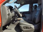 ✅ 2021 Chevrolet Silverado 1500 RST • VIN: 3GCUYEED2MG380639 • Lot: 77018834. Wystawiony na Copart z przebiegiem 36 501 mil. Bezpłatny archiwum sprzedaży aukcyjnych z USA i szczegółowy raport historii pojazdu na DreamBid. Zdjęcie 7.