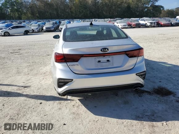 ✅ 2019 Kia Forte LXS • VIN: 3KPF24AD0KE014066 • Lot: 48927095. Listed on Copart with 71,242 mi. Free auction sales archive from the USA and detailed vehicle history report at DreamBid. Image 6.