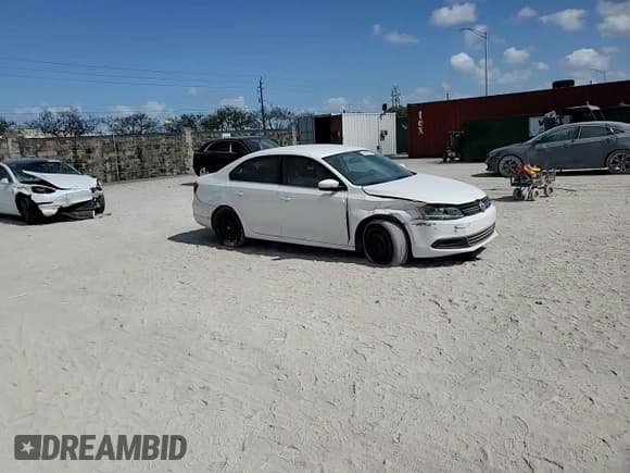 ✅ 2013 Volkswagen Jetta SE • VIN: 3VWDX7AJ1DM306699 • Lot: 54454395. Listed on Copart with 154,967 mi. Free auction sales archive from the USA and detailed vehicle history report at DreamBid. Image 14.
