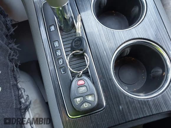 ✅ 2015 Chevrolet Traverse LT • VIN: 1GNKRHKD9FJ102047 • Lot: 43543491. Wystawiony na IAAI z przebiegiem 233 086 mil. Bezpłatny archiwum sprzedaży aukcyjnych z USA i szczegółowy raport historii pojazdu na DreamBid. Zdjęcie 11.