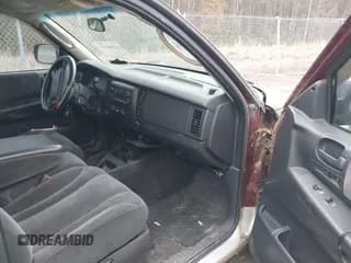 ✅ 2001 Dodge Dakota • VIN: 1B7GG22XX1S255292 • Lot: 41100133. Wystawiony na IAAI z przebiegiem 168 454 mil. Bezpłatny archiwum sprzedaży aukcyjnych z USA i szczegółowy raport historii pojazdu na DreamBid. Zdjęcie 5.