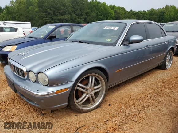 ✅ 2005 Jaguar XJ 8 LWB • VIN: SAJWA79C45SG39608 • Лот: 60025775. Опубликован ранее на Copart с пробегом 171 428 миль. Бесплатный доступ к архиву аукционных продаж из США и подробный отчёт об истории автомобиля на DreamBid. Изображение 1.