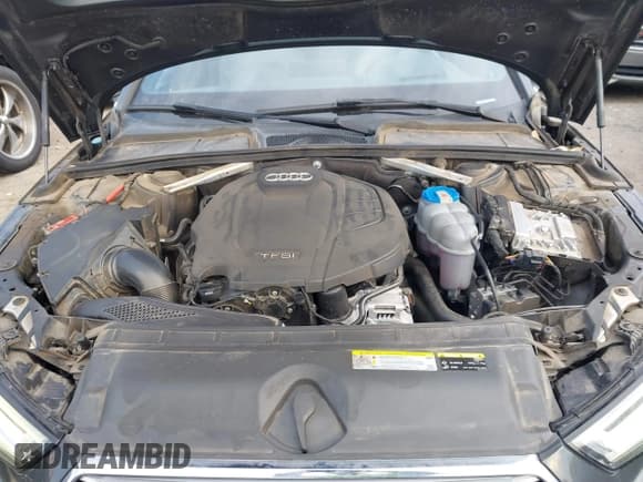 ✅ 2018 Audi A4 • VIN: WAUFNBF40JA131472 • Lot: 41617519. Wystawiony na IAAI z przebiegiem 55 794 mil. Bezpłatny archiwum sprzedaży aukcyjnych z USA i szczegółowy raport historii pojazdu na DreamBid. Zdjęcie 10.