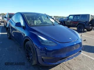 ✅ 2024 Tesla Model Y Long Range • VIN: 7SAYGDEE0RA218402 • Lot: 43460211. Wystawiony na IAAI z przebiegiem 30 812 mil. Bezpłatny archiwum sprzedaży aukcyjnych z USA i szczegółowy raport historii pojazdu na DreamBid. Zdjęcie 1.