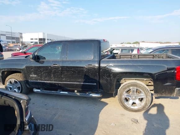 ✅ 2018 Chevrolet Silverado 1500 Custom • VIN: 3GCPCPEC1JG272944 • Lot: 43186784. Wystawiony na IAAI z przebiegiem 81 734 mil. Bezpłatny archiwum sprzedaży aukcyjnych z USA i szczegółowy raport historii pojazdu na DreamBid. Zdjęcie 14.