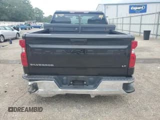 ✅ 2020 Chevrolet Silverado 1500 LT • VIN: 1GCUYDED7LZ119077 • Lot: 70818164. Wystawiony na Copart z przebiegiem 133 142 mil. Bezpłatny archiwum sprzedaży aukcyjnych z USA i szczegółowy raport historii pojazdu na DreamBid. Zdjęcie 6.