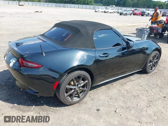 ✅ 2016 Mazda MX-5 Miata Club • VIN: JM1NDAC78G0107526 • Lot: 43130799. Wystawiony na IAAI z przebiegiem 74 966 mil. Bezpłatny archiwum sprzedaży aukcyjnych z USA i szczegółowy raport historii pojazdu na DreamBid. Zdjęcie 4.