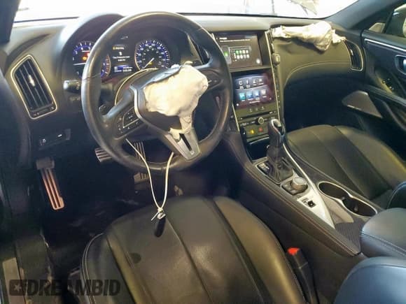 ✅ 2018 Infiniti Q60 Sport • VIN: JN1EV7EK7JM340074 • Лот: 82206985. Опубликован ранее на Copart с пробегом 34 540 миль. Бесплатный доступ к архиву аукционных продаж из США и подробный отчёт об истории автомобиля на DreamBid. Изображение 8.