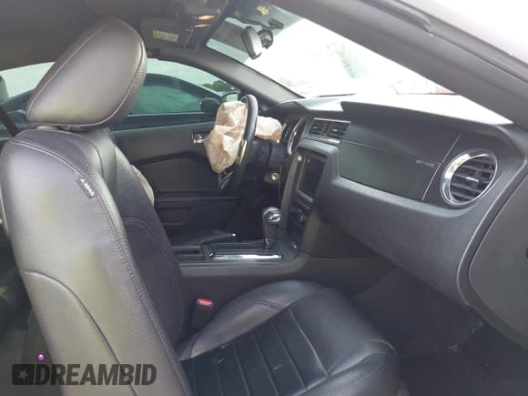 ✅ 2011 Ford Mustang GT Premium • VIN: 1ZVBP8FFXB5116551 • Lot: 43537933. Wystawiony na IAAI z przebiegiem 89 201 mil. Bezpłatny archiwum sprzedaży aukcyjnych z USA i szczegółowy raport historii pojazdu na DreamBid. Zdjęcie 5.