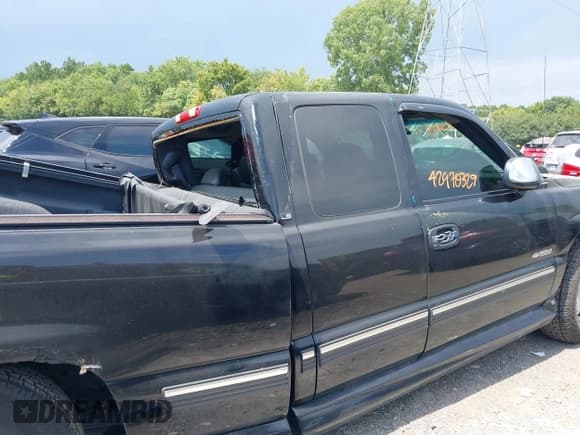 ✅ 1999 Chevrolet Silverado 1500 LS • VIN: 2GCEC19T0X1194057 • Lot: 42970329. Wystawiony na IAAI z przebiegiem 221 762 mil. Bezpłatny archiwum sprzedaży aukcyjnych z USA i szczegółowy raport historii pojazdu na DreamBid. Zdjęcie 13.