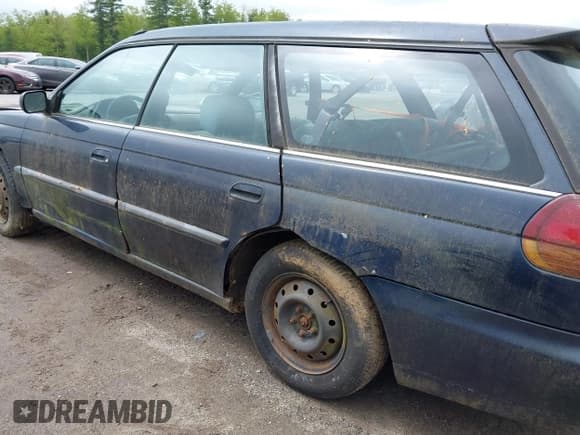 ✅ 1996 Subaru Legacy L • VIN: 4S3BK6358T7300748 • Lot: 42277012. Wystawiony na IAAI z przebiegiem 229 924 mil. Bezpłatny archiwum sprzedaży aukcyjnych z USA i szczegółowy raport historii pojazdu na DreamBid. Zdjęcie 17.
