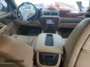 ✅ 2014 Chevrolet Tahoe LTZ • VIN: 1GNSCCE04ER134403 • Лот: 58833755. Опубликован ранее на Copart с пробегом 121 799 миль. Бесплатный доступ к архиву аукционных продаж из США и подробный отчёт об истории автомобиля на DreamBid. Изображение 8.