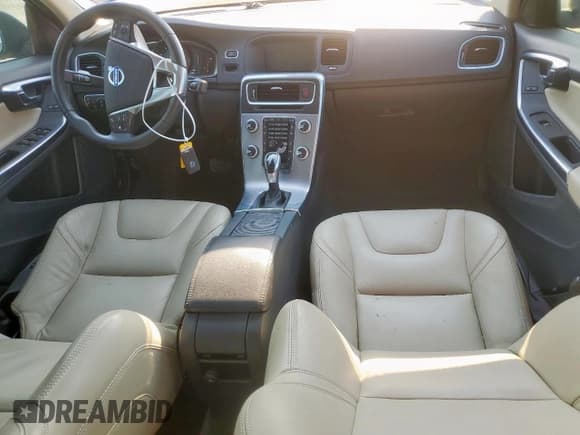 ✅ 2017 Volvo S60 Dynamic • VIN: YV126MFL2H2424113 • Лот: 84230045. Опубликован ранее на Copart с пробегом 51 485 миль. Бесплатный доступ к архиву аукционных продаж из США и подробный отчёт об истории автомобиля на DreamBid. Изображение 8.