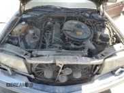 ✅ 1990 Mercedes-Benz 300 SE • VIN: WDBCA24D1LA529716 • Лот: 56581335. Опубликован ранее на Copart с пробегом 122 286 миль. Бесплатный доступ к архиву аукционных продаж из США и подробный отчёт об истории автомобиля на DreamBid. Изображение 11.