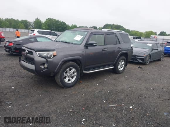 ✅ 2016 Toyota 4Runner SR5 • VIN: JTEZU5JR8G5119171 • Lot: 42206578. Listed on IAAI with 319,373 mi. Free auction sales archive from the USA and detailed vehicle history report at DreamBid. Image 2.