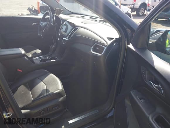 ✅ 2019 Chevrolet Equinox Premier • VIN: 3GNAXNEV7KL222761 • Lot: 43531436. Listed on IAAI with 86,322 mi. Free auction sales archive from the USA and detailed vehicle history report at DreamBid. Image 5.