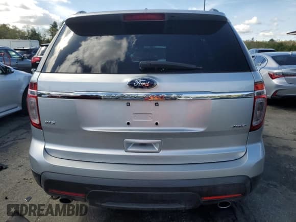 ✅ 2015 Ford Explorer XLT • VIN: 1FM5K8D87FGC07334 • Lot: 54165434. Wystawiony na Copart z przebiegiem Nie podano. Bezpłatny archiwum sprzedaży aukcyjnych z USA i szczegółowy raport historii pojazdu na DreamBid. Zdjęcie 6.