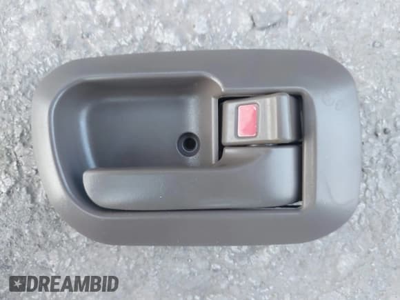 ✅ 2000 Toyota Sienna LE • VIN: 4T3ZF13C6YU246348 • Lot: 43842739. Wystawiony na IAAI z przebiegiem 228 949 mil. Bezpłatny archiwum sprzedaży aukcyjnych z USA i szczegółowy raport historii pojazdu na DreamBid. Zdjęcie 12.