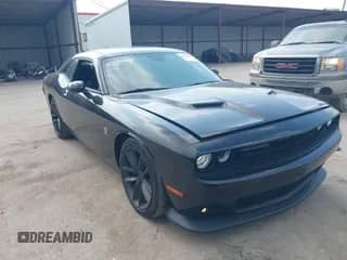 2016 Dodge Challenger R/T Scat Pack z VIN 2C3CDZFJ4GH290386, wystawiony jako IAAI lot #43074558 z przebiegiem 85 593 mil mil oraz . Historia ofert i sprzedaży dostępna na DreamBid. Obrazek 1.
