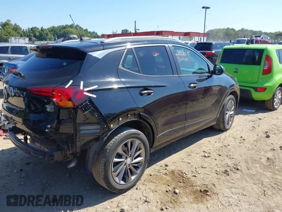 ✅ 2022 Buick Encore GX Preferred • VIN: KL4MMBS22NB087079 • Lot: 40296285. Wystawiony na IAAI z przebiegiem 38 027 mil. Bezpłatny archiwum sprzedaży aukcyjnych z USA i szczegółowy raport historii pojazdu na DreamBid. Zdjęcie 4.