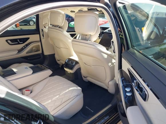 ✅ 2024 Mercedes-Benz S 580 • VIN: W1K6G7GB4RA274031 • Lot: 41382582. Listed on IAAI with Not provided. Free auction sales archive from the USA and detailed vehicle history report at DreamBid. Image 8.