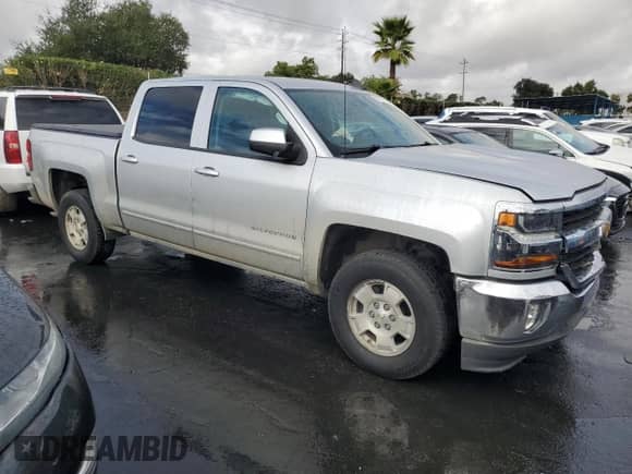 2017 Chevrolet Silverado 1500 LT z VIN 3GCUCRERXHG480172, wystawiony jako Copart lot #81976525 z przebiegiem 102 958 mil mil oraz Szkoda całkowita • Salvage title. Historia ofert i sprzedaży dostępna na DreamBid. Obrazek 4.