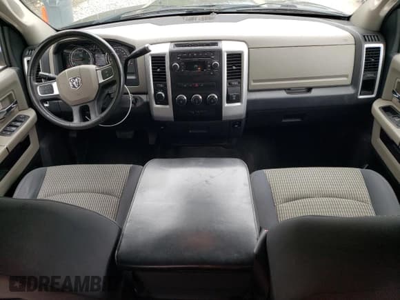 ✅ 2009 Dodge 1500 SLT • VIN: 1D3HV13T19S702739 • Lot: 55923585. Wystawiony na Copart z przebiegiem 125 251 mil. Bezpłatny archiwum sprzedaży aukcyjnych z USA i szczegółowy raport historii pojazdu na DreamBid. Zdjęcie 8.