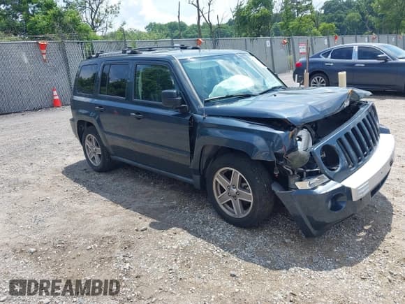 ✅ 2007 Jeep Patriot Limited • VIN: 1J8FT48W37D285614 • Lot: 42616625. Listed on IAAI with 113,502 mi. Free auction sales archive from the USA and detailed vehicle history report at DreamBid. Image 1.