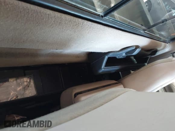 ✅ 1999 Ford F-250 XL • VIN: 1FTNF21F2XED22123 • Lot: 42051505. Listed on IAAI with 296,774 mi. Free auction sales archive from the USA and detailed vehicle history report at DreamBid. Image 8.