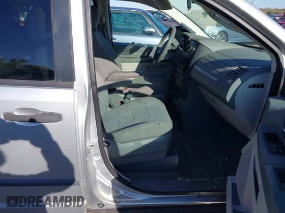 ✅ 2008 Dodge Grand Caravan SE • VIN: 1D8HN44H78B157103 • Lot: 43775860. Listed on IAAI with 202,044 mi. Free auction sales archive from the USA and detailed vehicle history report at DreamBid. Image 5.