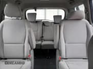 ✅ 2016 Kia Sedona L • VIN: KNDMA5C19G6150034 • Lot: 91915345. Wystawiony na Copart z przebiegiem 102 501 mil. Bezpłatny archiwum sprzedaży aukcyjnych z USA i szczegółowy raport historii pojazdu na DreamBid. Zdjęcie 10.