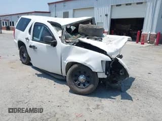 ✅ 2013 Chevrolet Tahoe Commercial • VIN: 1GNLC2E08DR216213 • Lot: 37406061. Wystawiony na IAAI z przebiegiem Nie podano. Bezpłatny archiwum sprzedaży aukcyjnych z USA i szczegółowy raport historii pojazdu na DreamBid. Zdjęcie 1.