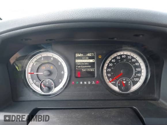 2018 Ram 1500 Tradesman z VIN 1C6RR6FG3JS325243, wystawiony jako IAAI lot #41630019 z przebiegiem 54 019 mil mil oraz . Historia ofert i sprzedaży dostępna na DreamBid. Obrazek 7.