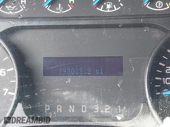 ✅ 2014 Ford F-150 XL • VIN: 1FTMF1EM5EFC18599 • Lot: 42438040. Listed on IAAI with 193,033 mi. Free auction sales archive from the USA and detailed vehicle history report at DreamBid. Image 16.