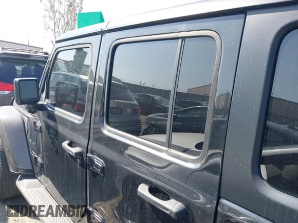✅ 2023 Jeep Wrangler Sahara • VIN: 1C4JJXP63PW672565 • Lot: 42831990. Listed on IAAI with 26,862 mi. Free auction sales archive from the USA and detailed vehicle history report at DreamBid. Image 15.