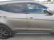 ✅ 2017 Hyundai Santa Fe Ultimate • VIN: 5XYZW4LA7HG399397 • Lot: 43350982. Wystawiony na IAAI z przebiegiem 138 307 mil. Bezpłatny archiwum sprzedaży aukcyjnych z USA i szczegółowy raport historii pojazdu na DreamBid. Zdjęcie 13.