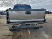 ✅ 2002 Chevrolet Silverado 2500HD LS • VIN: 1GCHK29U32Z235943 • Lot: 93919615. Wystawiony na Copart z przebiegiem 158 815 mil. Bezpłatny archiwum sprzedaży aukcyjnych z USA i szczegółowy raport historii pojazdu na DreamBid. Zdjęcie 6.