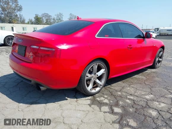✅ 2009 Audi A5 • VIN: WAUDK78T39A018581 • Lot: 42985106. Listed on IAAI with 110,216 mi. Free auction sales archive from the USA and detailed vehicle history report at DreamBid. Image 4.