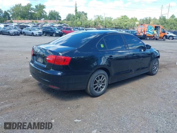 ✅ 2012 Volkswagen Jetta S • VIN: 3VW2K7AJ1CM468417 • Lot: 43069106. Listed on IAAI with 139,684 mi. Free auction sales archive from the USA and detailed vehicle history report at DreamBid. Image 4.