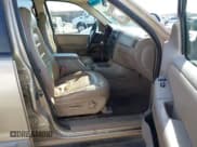 ✅ 2002 Ford Explorer XLT • VIN: 1FMDU73E32ZB76573 • Lot: 41612109. Wystawiony na IAAI z przebiegiem 227 220 mil. Bezpłatny archiwum sprzedaży aukcyjnych z USA i szczegółowy raport historii pojazdu na DreamBid. Zdjęcie 5.