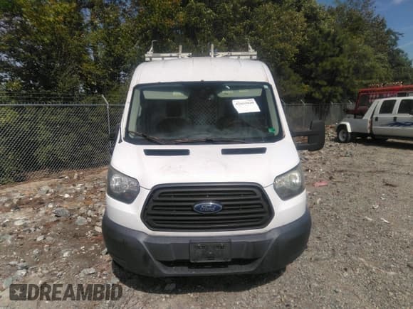 ✅ 2016 Ford Transit Cargo • VIN: 1FTYR2CM2GKA99244 • Lot: 42805530. Wystawiony na IAAI z przebiegiem 210 852 mil. Bezpłatny archiwum sprzedaży aukcyjnych z USA i szczegółowy raport historii pojazdu na DreamBid. Zdjęcie 12.