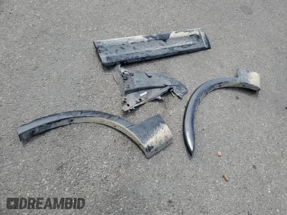 ✅ 2025 Chevrolet Silverado 2500HD Custom • VIN: 2GC4KME70S1200098 • Lot: 80285845. Wystawiony na Copart z przebiegiem 1 202 mil. Bezpłatny archiwum sprzedaży aukcyjnych z USA i szczegółowy raport historii pojazdu na DreamBid. Zdjęcie 12.