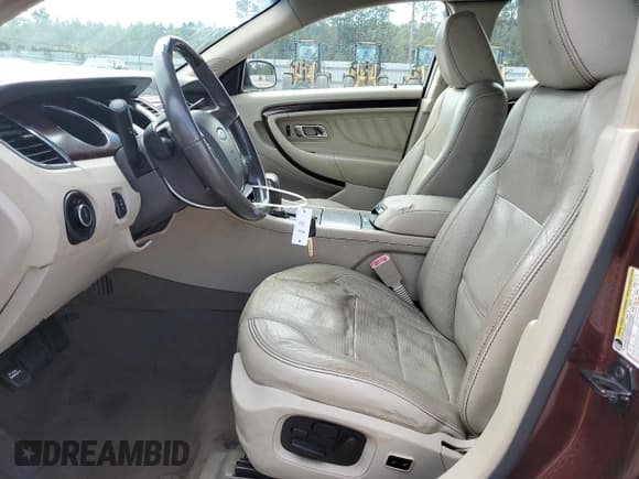 ✅ 2010 Ford Taurus Limited • VIN: 1FAHP2FW6AG163336 • Lot: 84940245. Wystawiony na Copart z przebiegiem 117 532 mil. Bezpłatny archiwum sprzedaży aukcyjnych z USA i szczegółowy raport historii pojazdu na DreamBid. Zdjęcie 7.