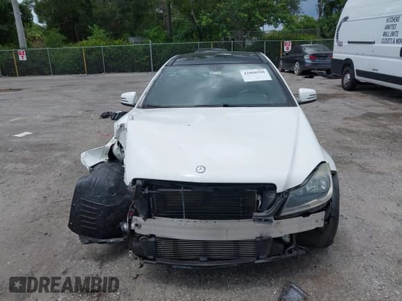 ✅ 2014 Mercedes-Benz C 250 • VIN: WDDGJ4HB1EG291119 • Лот: 42868508. Опубликован ранее на IAAI с пробегом 103 120 миль. Бесплатный доступ к архиву аукционных продаж из США и подробный отчёт об истории автомобиля на DreamBid. Изображение 13.