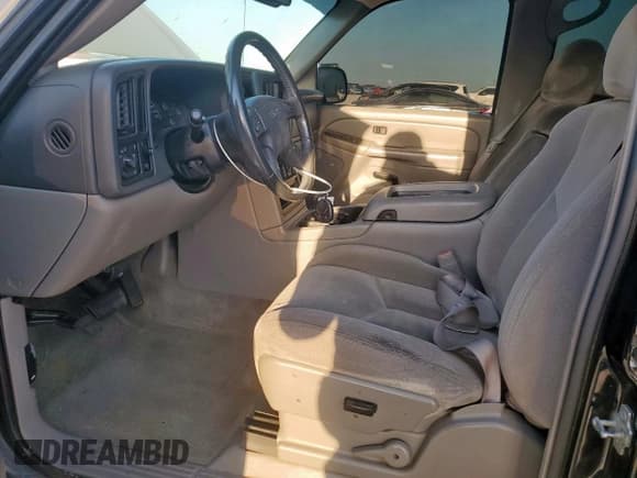 ✅ 2005 GMC Yukon SLE • VIN: 1GKEC13T55R159354 • Lot: 52994525. Wystawiony na Copart z przebiegiem 180 930 mil. Bezpłatny archiwum sprzedaży aukcyjnych z USA i szczegółowy raport historii pojazdu na DreamBid. Zdjęcie 7.