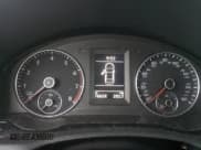 ✅ 2013 Volkswagen Eos Lux • VIN: WVWFW8AH3DV005858 • Lot: 51748545. Wystawiony na Copart z przebiegiem 76 624 mil. Bezpłatny archiwum sprzedaży aukcyjnych z USA i szczegółowy raport historii pojazdu na DreamBid. Zdjęcie 9.