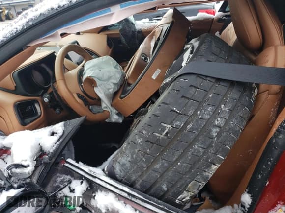 ✅ 2020 Aston Martin DB11 • VIN: SCFRMFEV2LGL08979 • Lot: 88849045. Wystawiony na Copart z przebiegiem Nie podano. Bezpłatny archiwum sprzedaży aukcyjnych z USA i szczegółowy raport historii pojazdu na DreamBid. Zdjęcie 7.