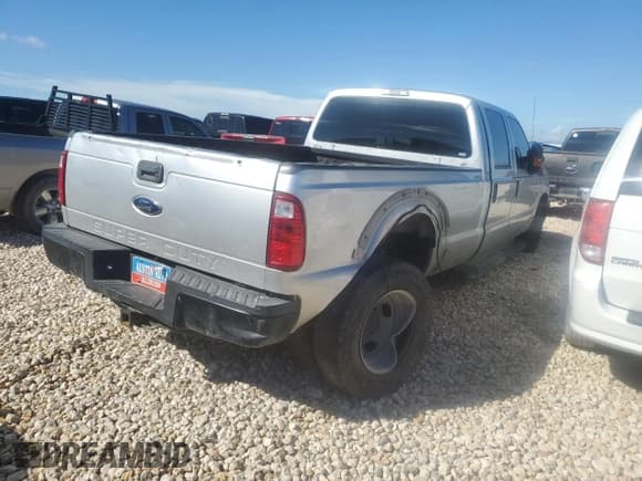 ✅ 2016 Ford F-350 Lariat • VIN: 1FT8W3CT0GEB41947 • Lot: 67415574. Wystawiony na Copart z przebiegiem 225 200 mil. Bezpłatny archiwum sprzedaży aukcyjnych z USA i szczegółowy raport historii pojazdu na DreamBid. Zdjęcie 3.