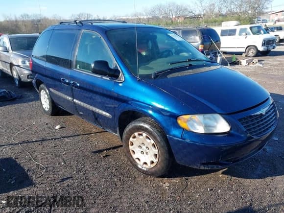 ✅ 2003 Chrysler Voyager • VIN: 1C4GJ25B93B179620 • Lot: 41834614. Listed on IAAI with 110,968 mi. Free auction sales archive from the USA and detailed vehicle history report at DreamBid. Image 1.